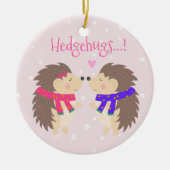 Hedgehugs! Niedlicher Igel Weihnachten Keramik Ornament (Vorne)