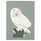Hedwig mit Brief Whimsical-Zeichnung Klemmbrett (Rückseite)