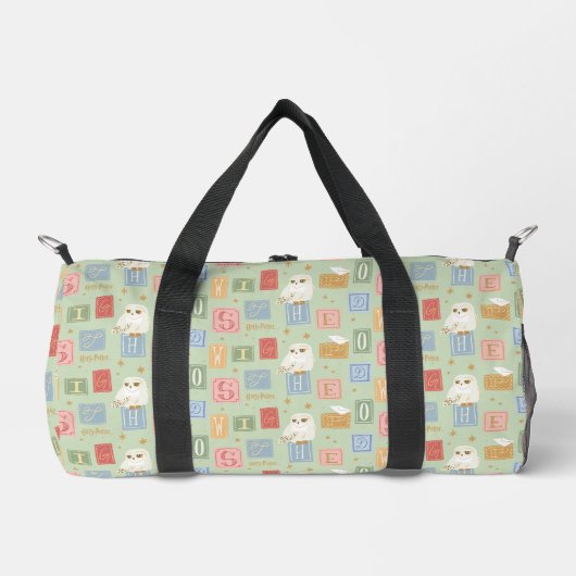 Hedwig-Post-Blockbuchstaben-Muster Duffle Bag (Vorderseite)