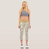 Hedwig Post Letter Block Pattern Capri Leggings (Vorderseite)