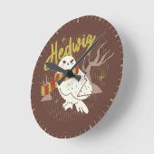 Hedwig Whimsical Forest Drawing Runde Wanduhr (Winkel)