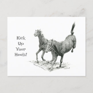 Heelse beim Postüberqueren der Postkarte aufheben