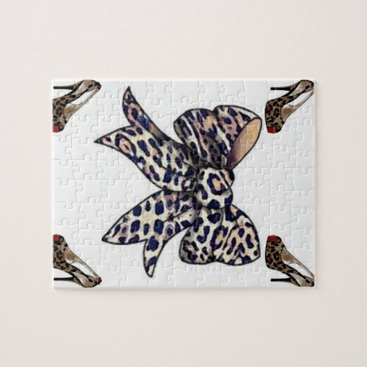 Heelse mit weißem Leopardenbogen im Puzzle (Horizontal)