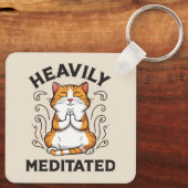 Heftig meditierter Funny Yoga Schlüsselanhänger (Rückseite)