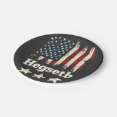 Hegseth Trump Administration American Flag Pappteller (Schrägansicht)