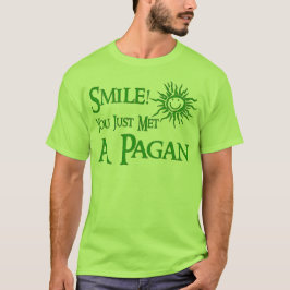 Heidnisches Lächeln T-Shirt