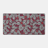 Heilige Beere, graue Blätter auf dunkelrot Schreibtischunterlage (Vorderseite)