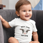 Heilige Kuh, ich bin Niedlicher Junge Baby Strampler<br><div class="desc">Niedlicher Bodysuit für Neugeborene mit Aquarellbildern einer niedlichen Babykuh. Im Text steht "heilige Kuh. Ich bin niedlich."</div>