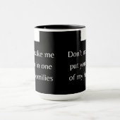 Heilige Tasse von Priester oder Deacon (Zentrum)