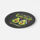 Heiliger Guacamole Wir sind Verlobte Paarbride Pappteller (Schrägansicht)