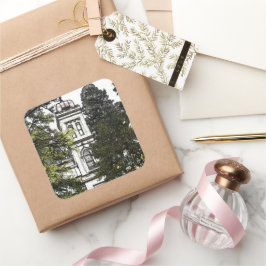 Heiligtum inmitten der Bäume Quadratischer Aufkleber