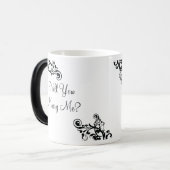 Heiraten Sie mich? Versteckte Mitteilung blühen Verwandlungstasse (Vorderseite Links)