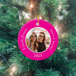 Heiß rosa Fotos Keramik Ornament<br><div class="desc">Personalisieren Sie Ihr eigenes Foto. Ein warmes rosa Hintergrund. Geben Sie Ihre Namen und das Jahr ein. Weißer Text.</div>