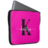 Heiß rosa Schwarz Monogramm Laptopschutzhülle (Vorne Rechts)