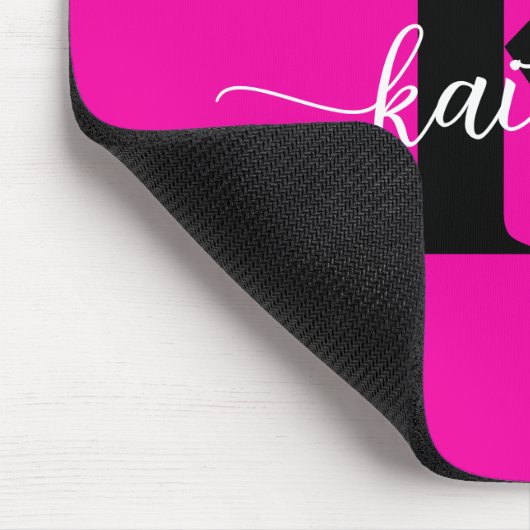 Heiß rosa Schwarz Monogramm Mousepad (Ecke)