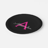 Heiß rosa schwarze Schrift Mädchen-Monogramm-Name Pappteller (Schrägansicht)