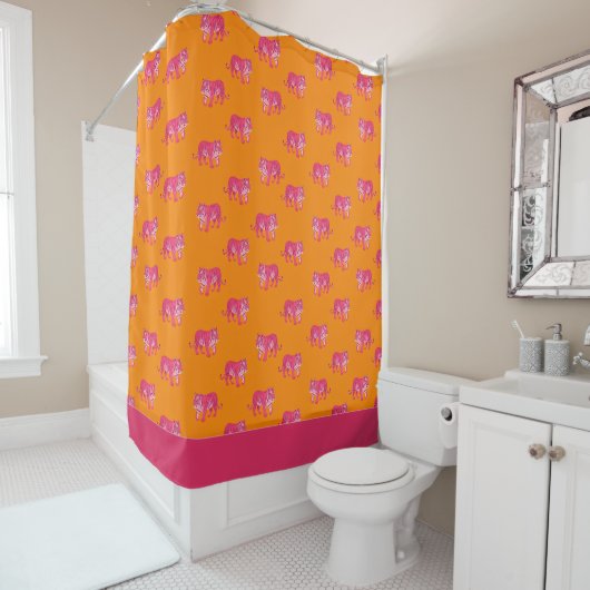 Heiß rosa Tiger auf feinem Orange Boho Muster Duschvorhang (Beispiel)