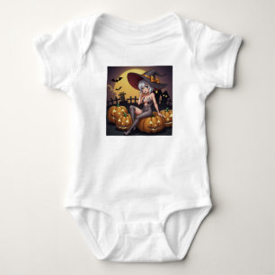 Heiße Hexe im Halloween-Kürbisfeld Baby Strampler