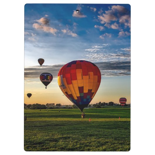 Heiße Luft Ballon Festival in einem schönen wolkig Klemmbrett (Rückseite)