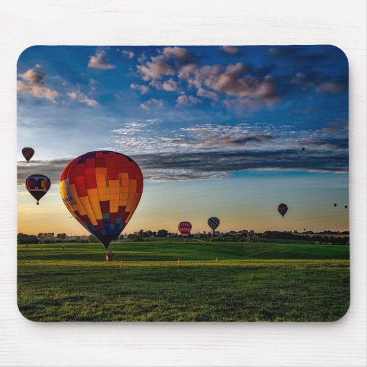 Heiße Luft Ballon Festival in einem schönen wolkig Mousepad (Vorne)