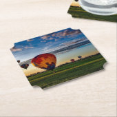 Heiße Luft Ballon Festival in einem schönen wolkig Untersetzer (angewinkelt)