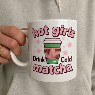 Heiße Mädchen trinken Matcha Tasse Matcha Kaffeeta