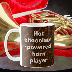 Heiße Schokolade angetriebener Hornspieler Musik T Kaffeetasse