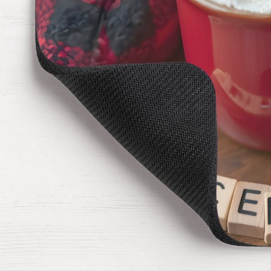 Heiße Schokolade im Dezember mit Kariertem Decken Mousepad (Ecke)
