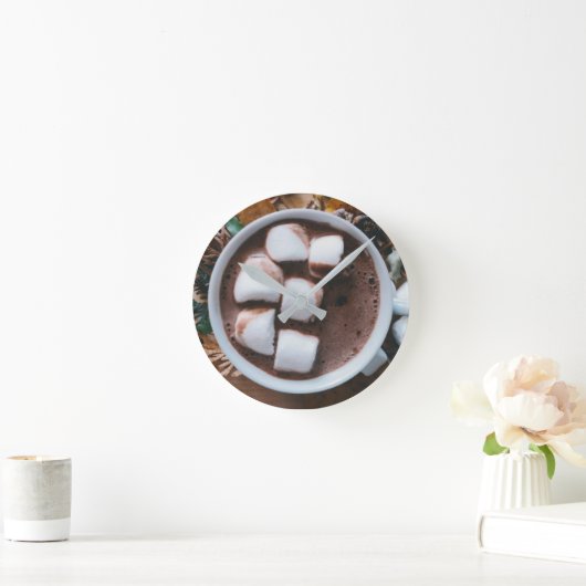 Heiße Schokolade und Marshmallows Runde Wanduhr (Zuhause)