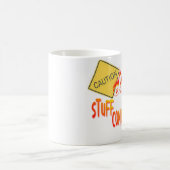 Heißes Material, das durch Tasse kommt (Mittel)