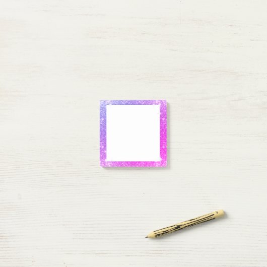 Heißes Rosa-lila Post-it Klebezettel (Auf Schreibtisch)