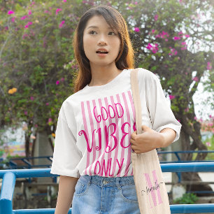 Heißes Rosa Nur Gute Vibes Typografie Tri-Blend Shirt