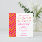 Heißes Rosa-orange Zickzack Hochzeits-Einladung Einladung (Stehend Vorderseite)