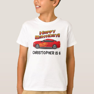 Heißes rotes Rennen-Auto mit der Geburtstags-Part T-Shirt