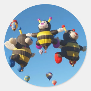 Heißluft-Ballon - im Ballon aufsteigend Runder Aufkleber