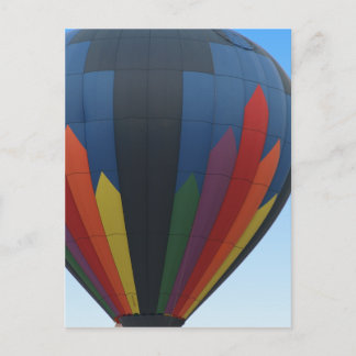Heißluftballon im Flug Postkarte