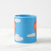 Heißluftballon, Korallenorange gegen einen blauen Tasse (Zentrum)