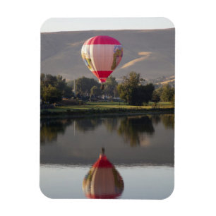 Heißluftballon über dem Yakima-Fluss Magnet