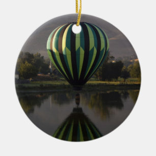 Heißluftballon über dem Yakima River Keramikornament