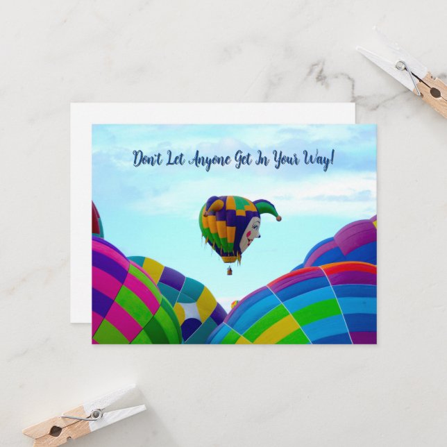 Heißluftballon zwischen der Lücke (Vorderseite/Rückseite Beispiel)