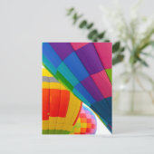 Heißluftballons in hellen Farben Postkarte (Stehend Vorderseite)