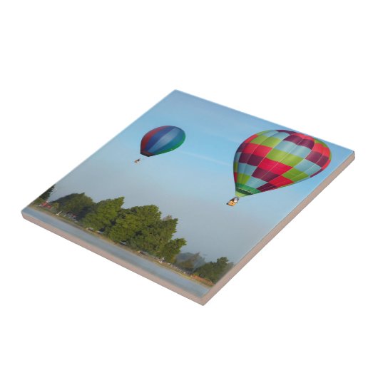 Heißluftballons über dem See, NZ Fliese (Seite)