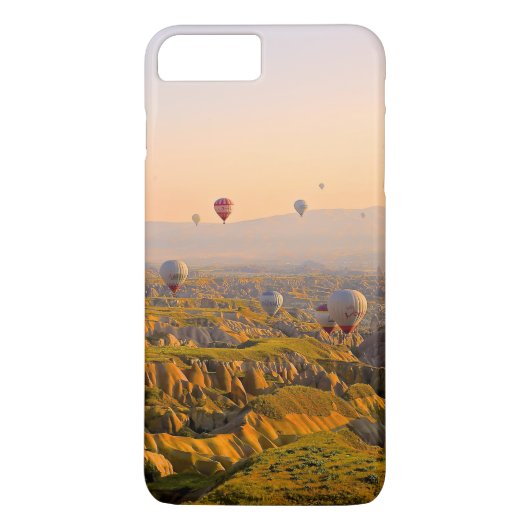 Heißluftballons über einem schönen, rauschenden Ge Case-Mate iPhone Hülle (Rückseite)