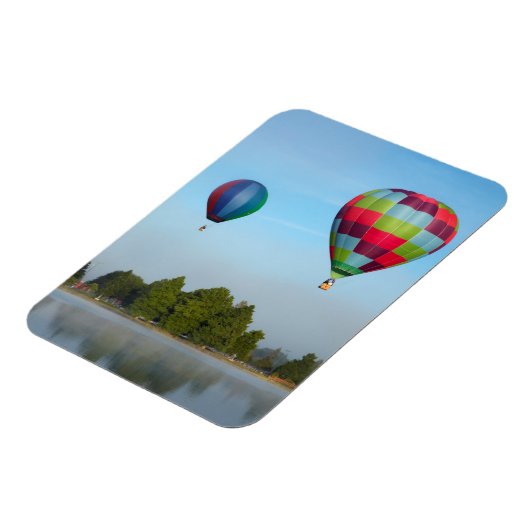 Heißluftballons über einem See, NZ Magnet (Linke Seite)