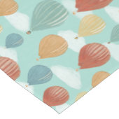 Heißluftballons und Gemusterte Weißwolken Mittelgroßer Tischläufer (Ecke)