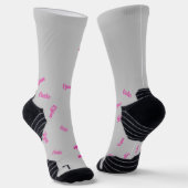 Heißrosa Küsse. Dein Name auf Grau Socken (Gewinkelt)