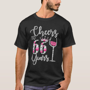 Heißt bis 66 Jahre altes Glück 66. GeburtstagskKön T-Shirt