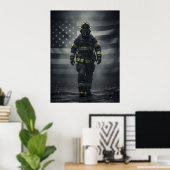 Held Feuerwehrmann geht durch Rauchposter Poster (Heimbüro)