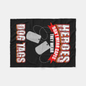 Helden tragen keine Kapen, die sie Hundesags trage Fleecedecke (Vorderseite (Horizontal))