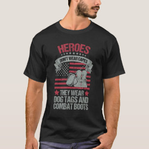 Helden tragen keine Kapen, sie tragen Hundemarken T-Shirt